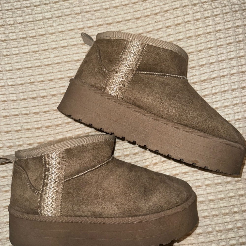 Platform Ugg dupes
